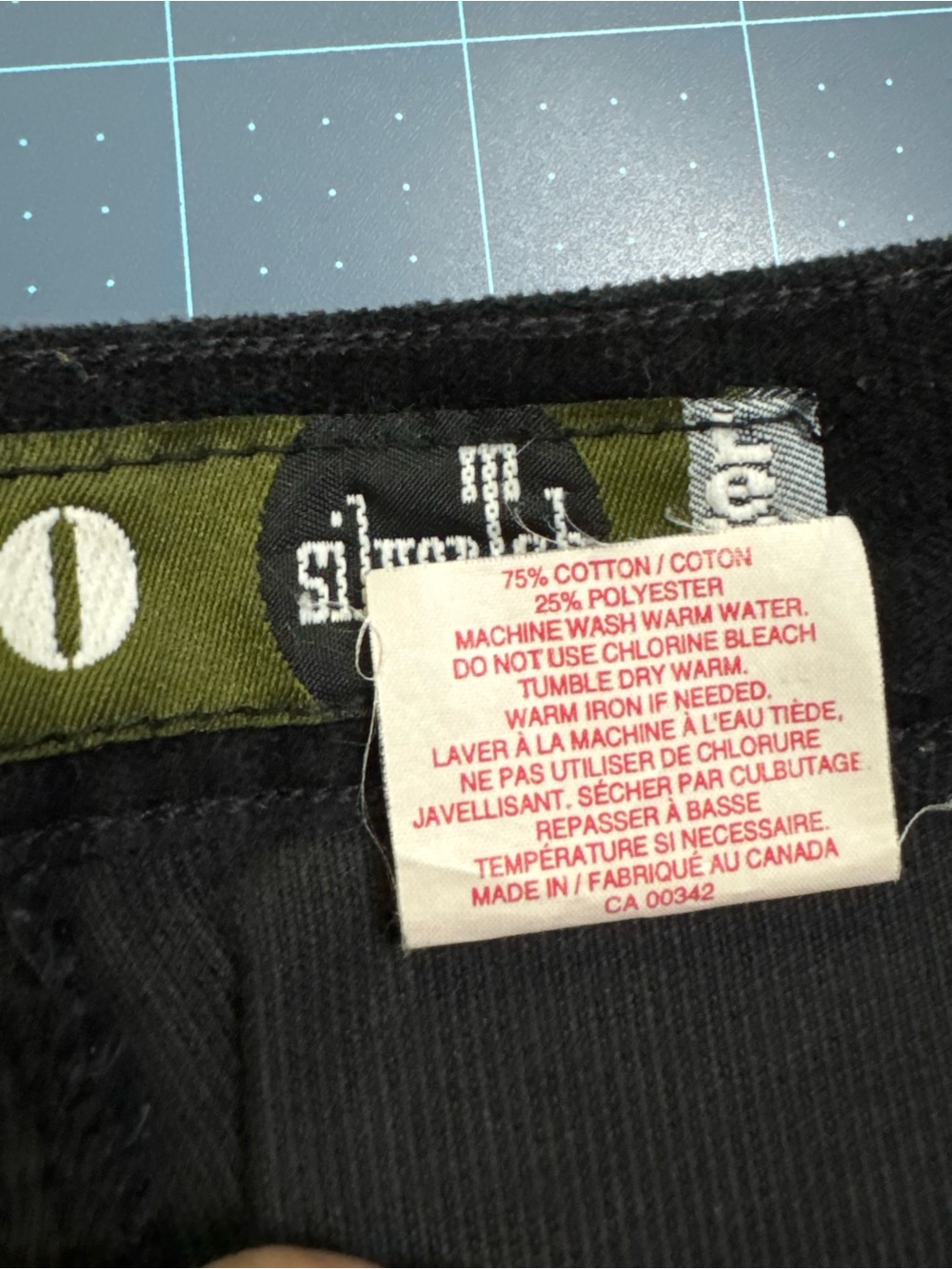vintage Levi's SilverTab black corduroy cargo mini skirt - Picture 6 of 6